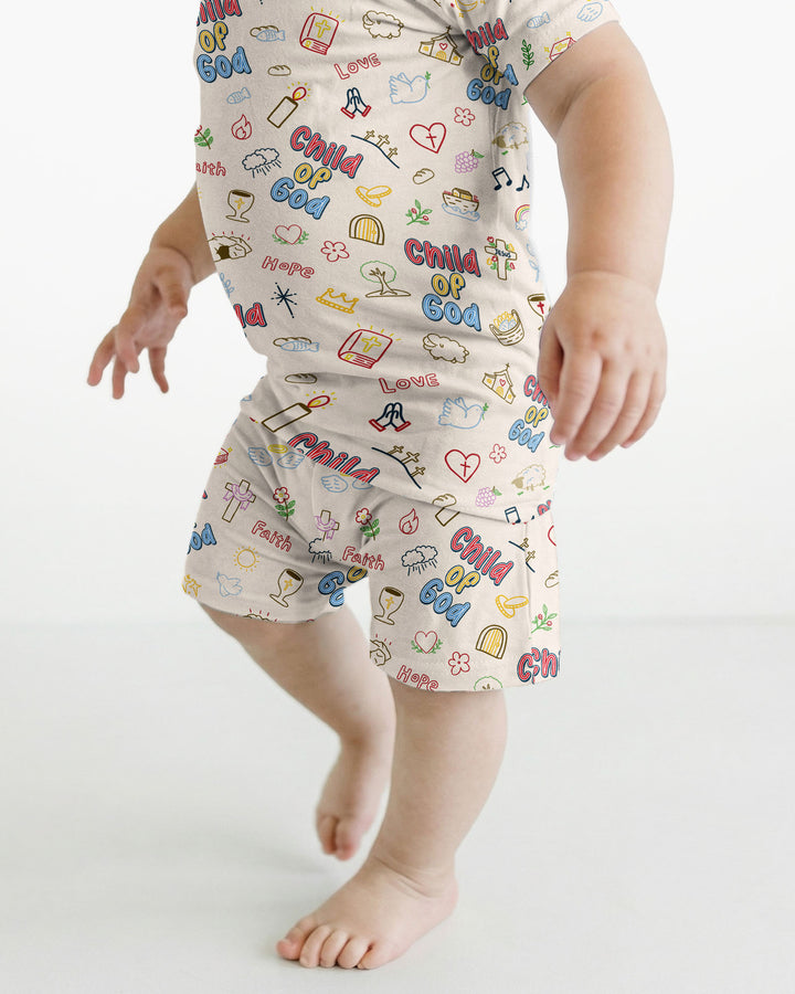 Template Zweiteiliges Pyjama-Set mit kurzen Ärmeln und Shorts