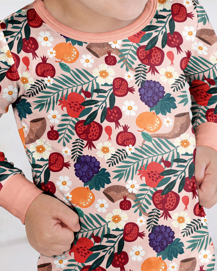 Zweiteiliges Langarm-Pyjama-Set mit Sommerfrüchten