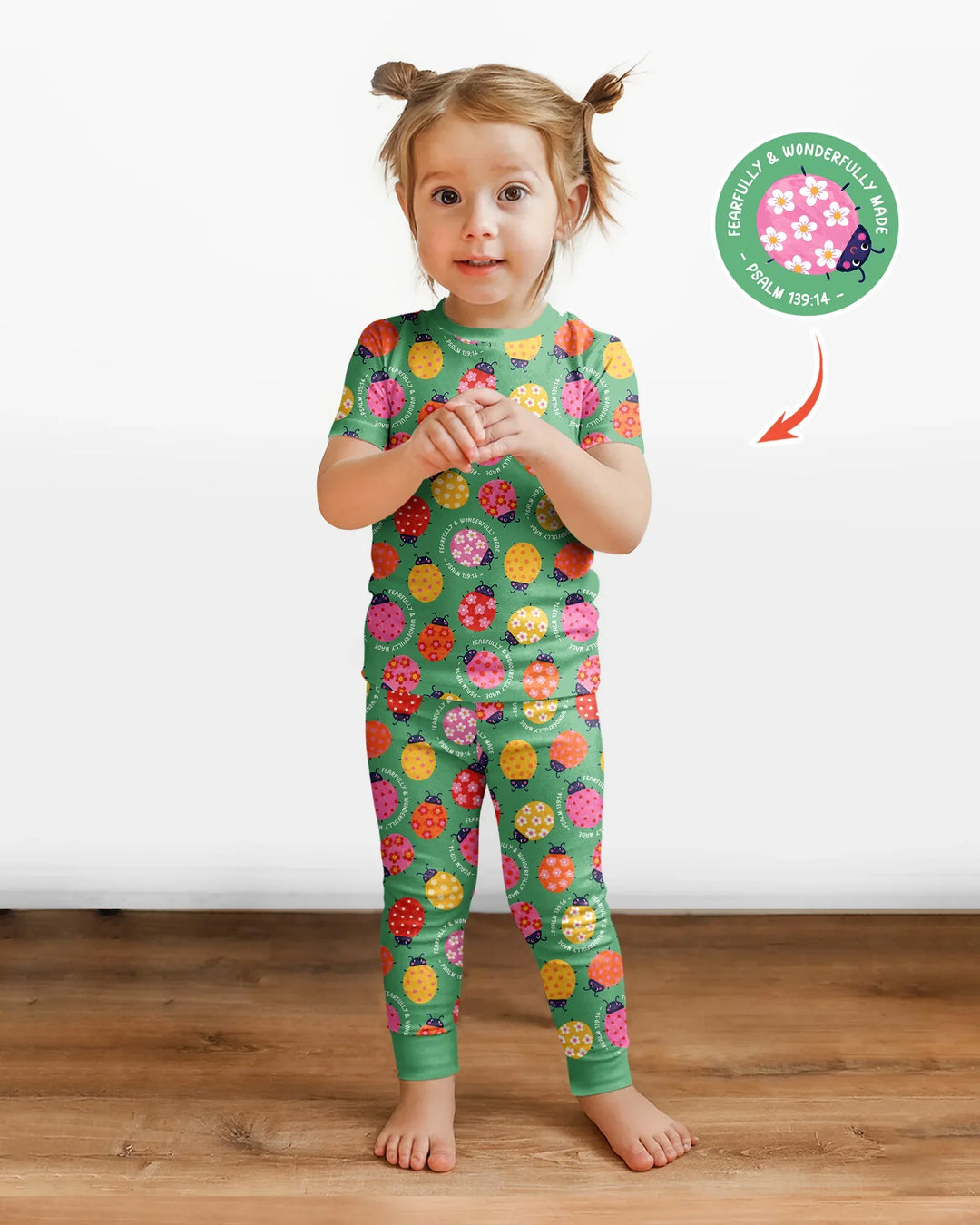 Zweiteiliges, kurzärmliges Pyjama-Set mit Marienkäfern