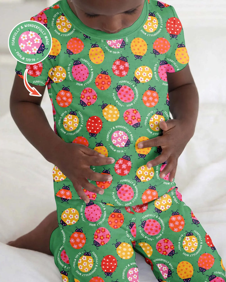 Zweiteiliges, kurzärmliges Pyjama-Set mit Marienkäfern