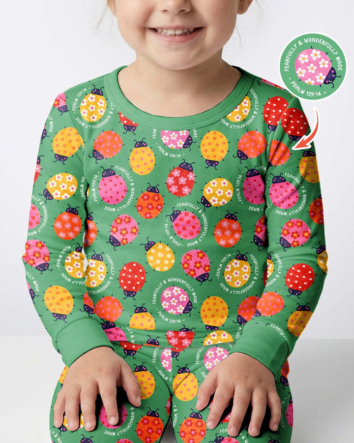 Zweiteiliges Langarm-Pyjama-Set mit Sommerfrüchten