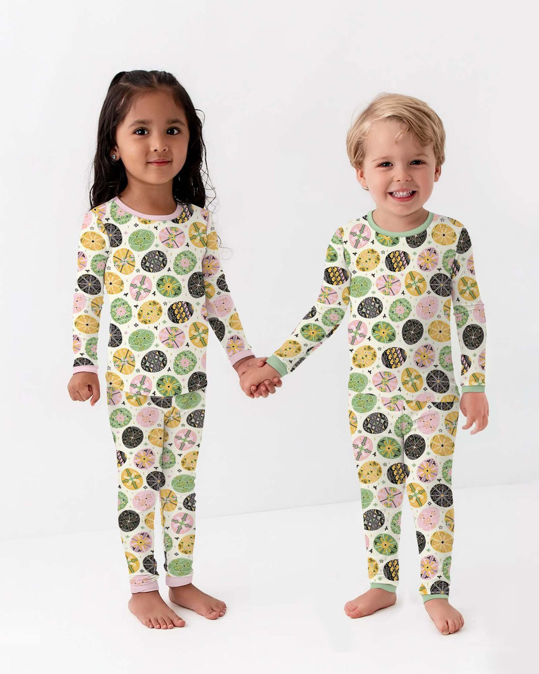 Zweiteiliges Langarm-Pyjama-Set mit Sommerfrüchten