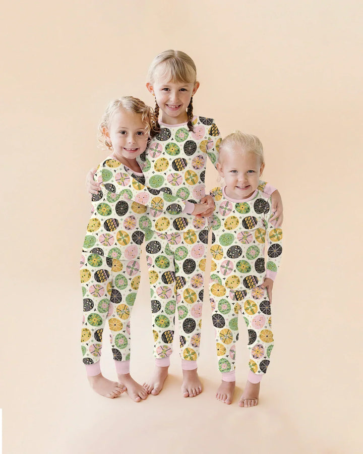 Zweiteiliges Langarm-Pyjama-Set mit Sommerfrüchten
