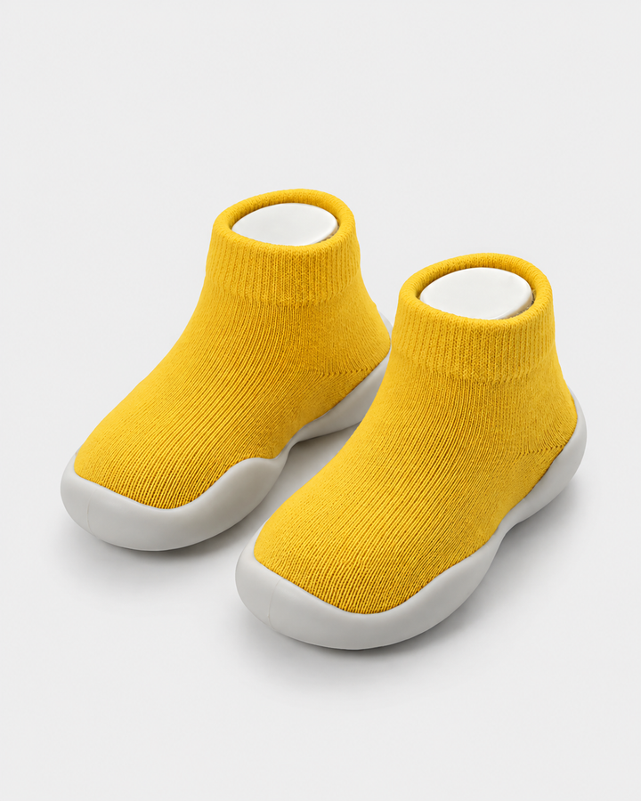 Einfarbige Socken-Schuhe