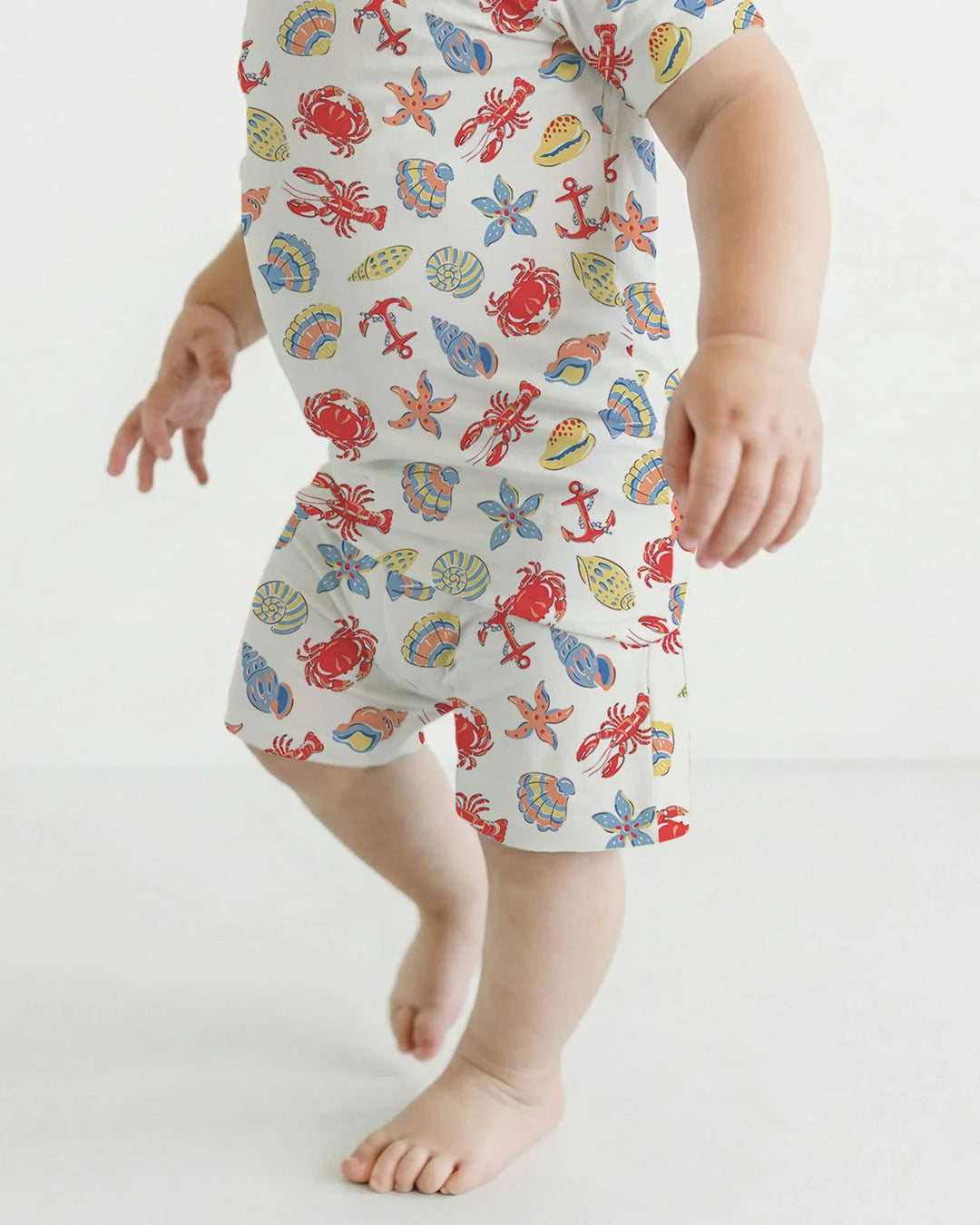 Template Zweiteiliges Pyjama-Set mit kurzen Ärmeln und Shorts