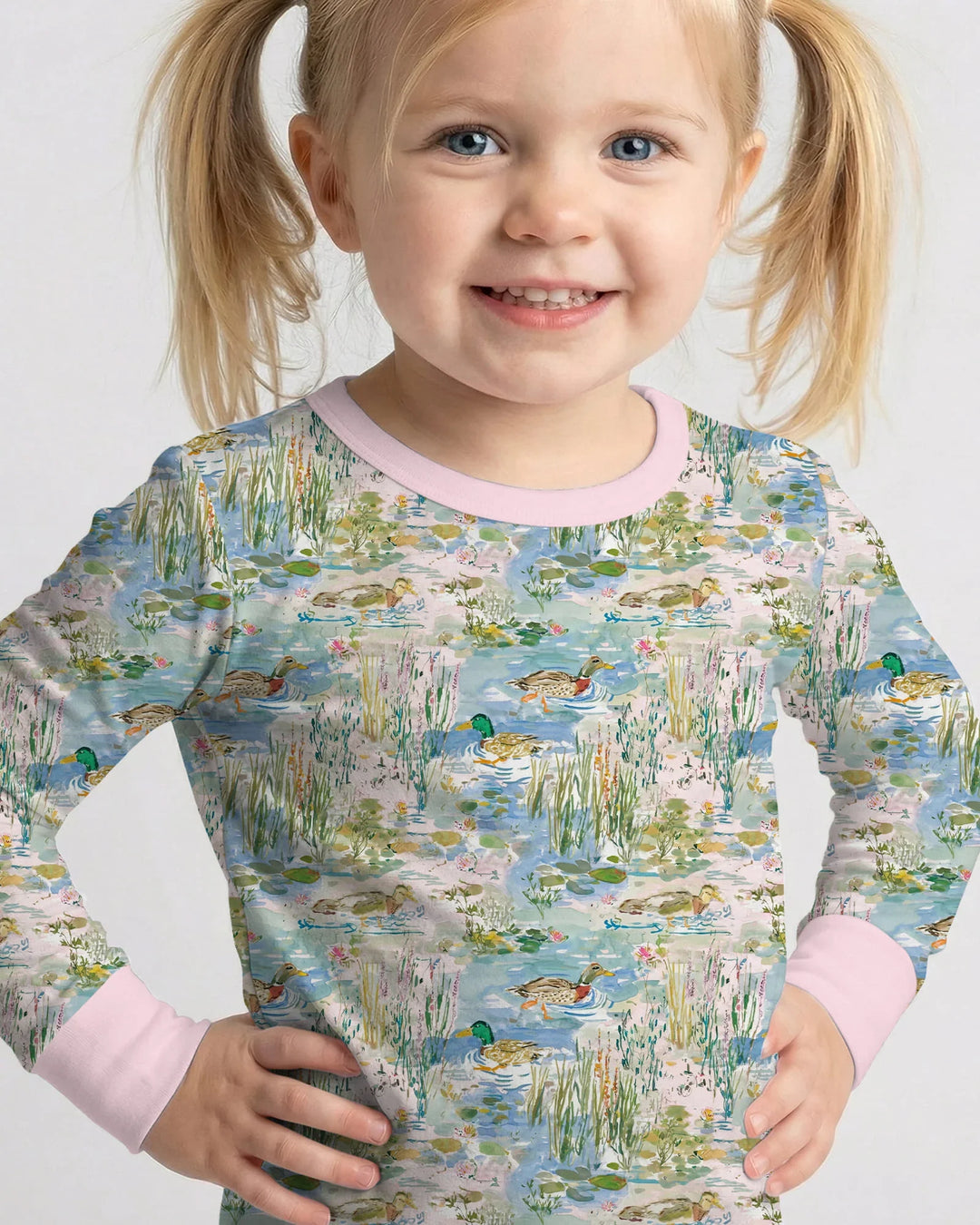 Zweiteiliges Langarm-Pyjama-Set mit Sommerfrüchten