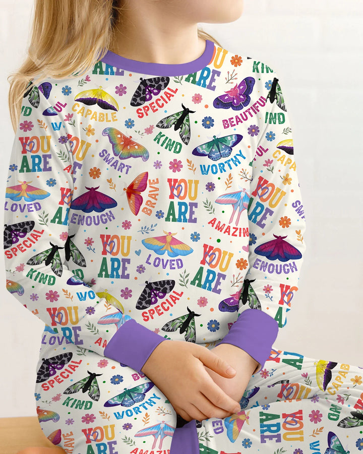 Zweiteiliges Langarm-Pyjama-Set mit Sommerfrüchten