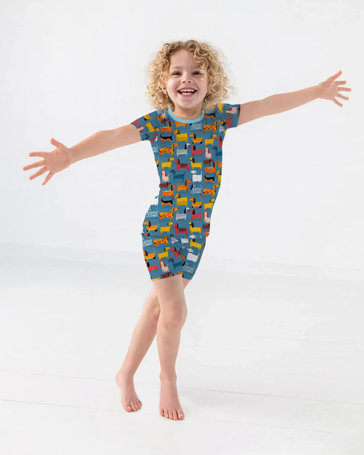 Template Zweiteiliges Pyjama-Set mit kurzen Ärmeln und Shorts