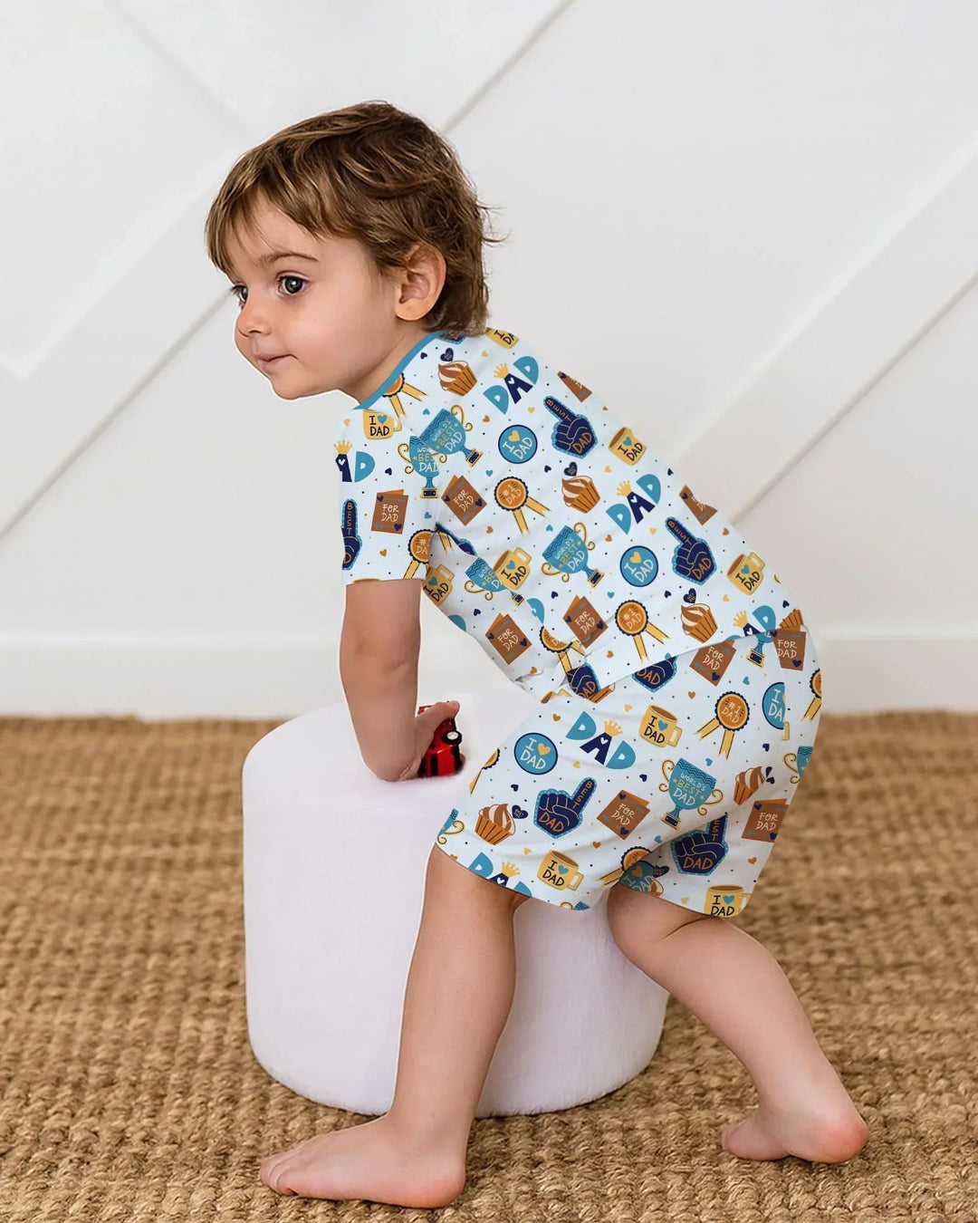 Template Zweiteiliges Pyjama-Set mit kurzen Ärmeln und Shorts