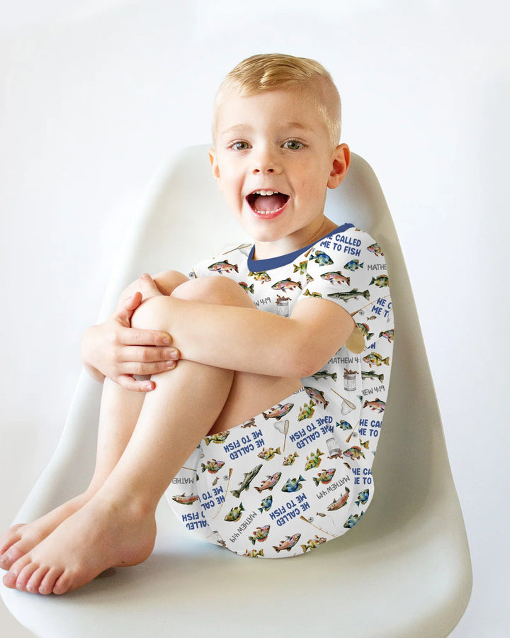 Template Zweiteiliges Pyjama-Set mit kurzen Ärmeln und Shorts