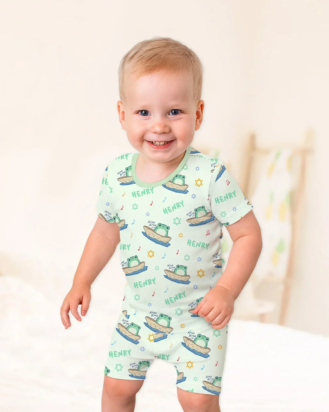 Zweiteiliges Pyjama-Set mit kurzen Ärmeln und Shorts im Sommer-Design