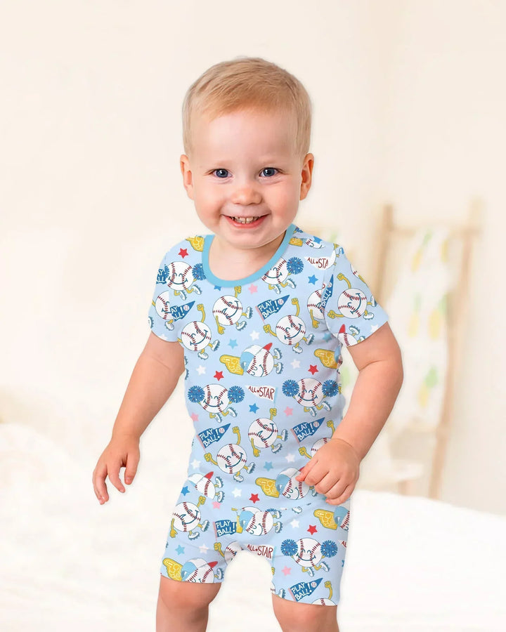 Template Zweiteiliges Pyjama-Set mit kurzen Ärmeln und Shorts