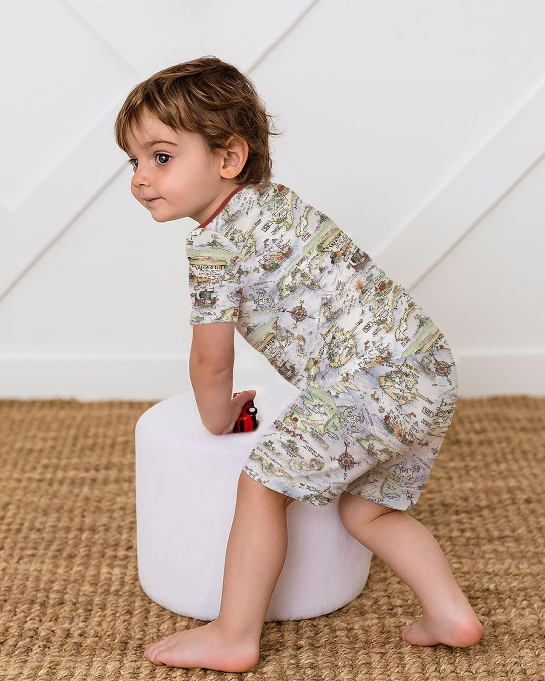 Template Zweiteiliges Pyjama-Set mit kurzen Ärmeln und Shorts