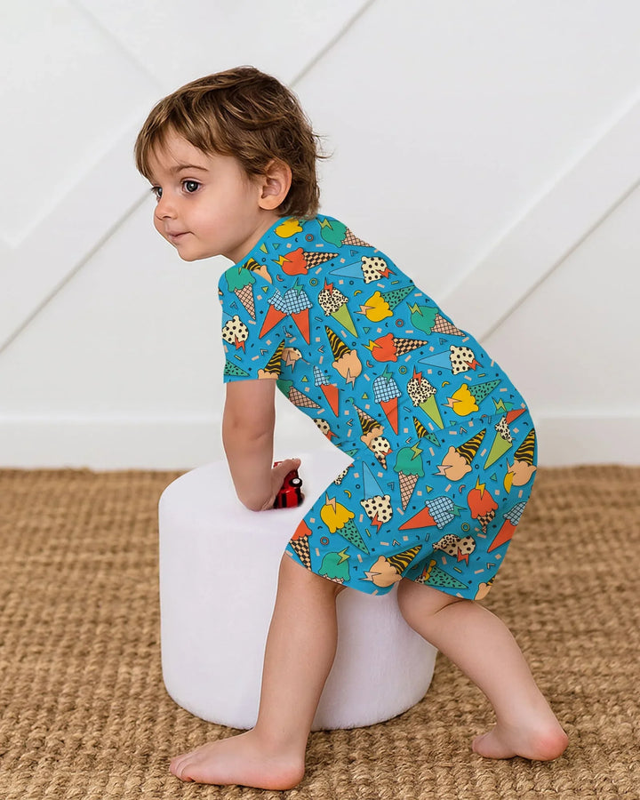 Template Zweiteiliges Pyjama-Set mit kurzen Ärmeln und Shorts