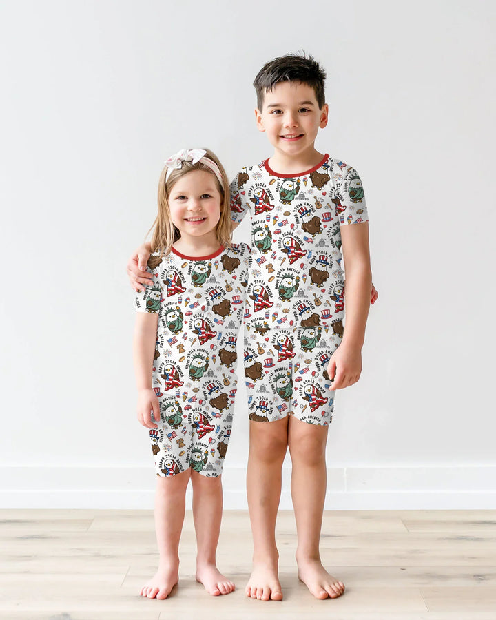 Template Zweiteiliges Pyjama-Set mit kurzen Ärmeln und Shorts