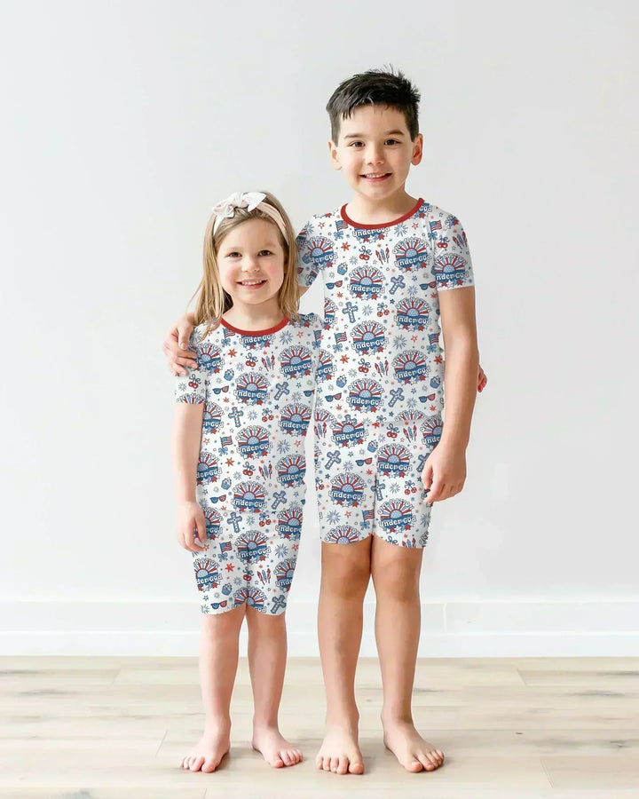 Template Zweiteiliges Pyjama-Set mit kurzen Ärmeln und Shorts