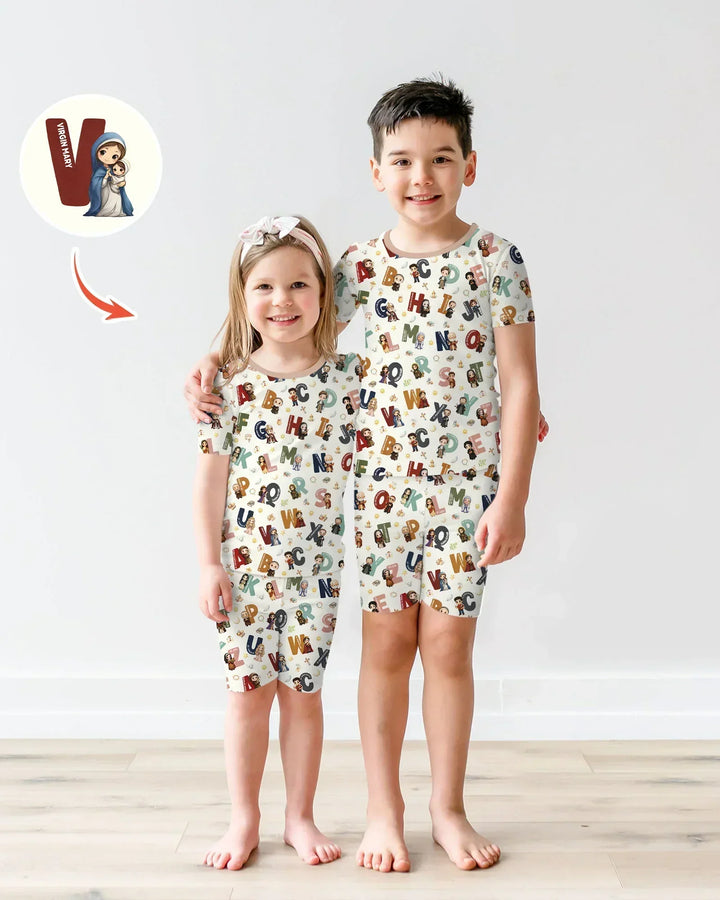 Template Zweiteiliges Pyjama-Set mit kurzen Ärmeln und Shorts