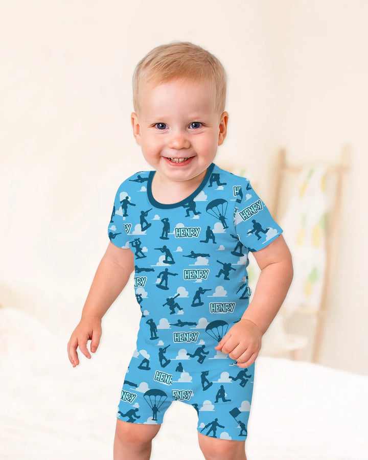 Zweiteiliges Pyjama-Set mit kurzen Ärmeln und Shorts im Sommer-Design