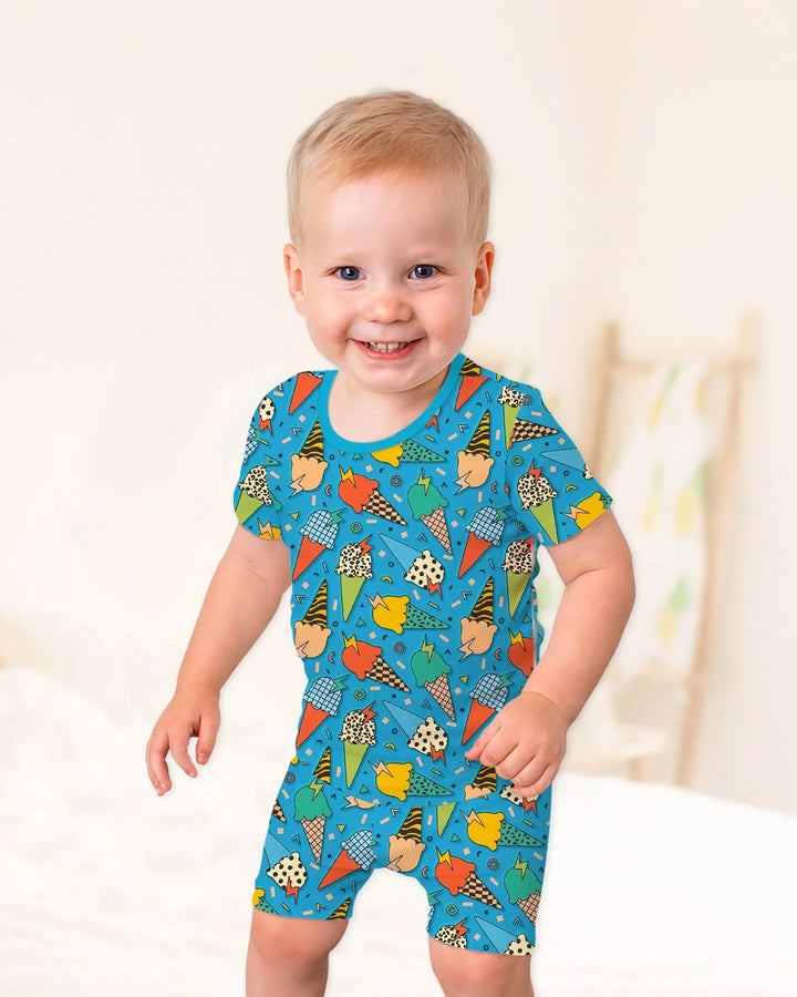 Template Zweiteiliges Pyjama-Set mit kurzen Ärmeln und Shorts