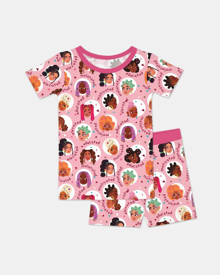 Template Zweiteiliges Pyjama-Set mit kurzen Ärmeln und Shorts