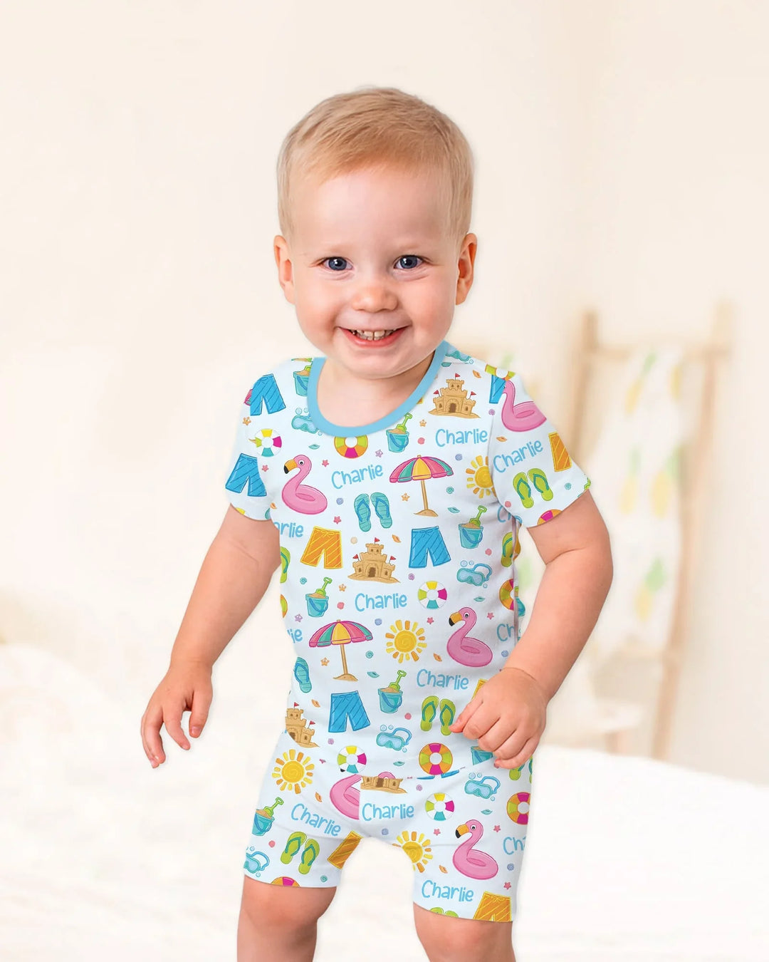 Zweiteiliges Pyjama-Set mit kurzen Ärmeln und Shorts im Sommer-Design