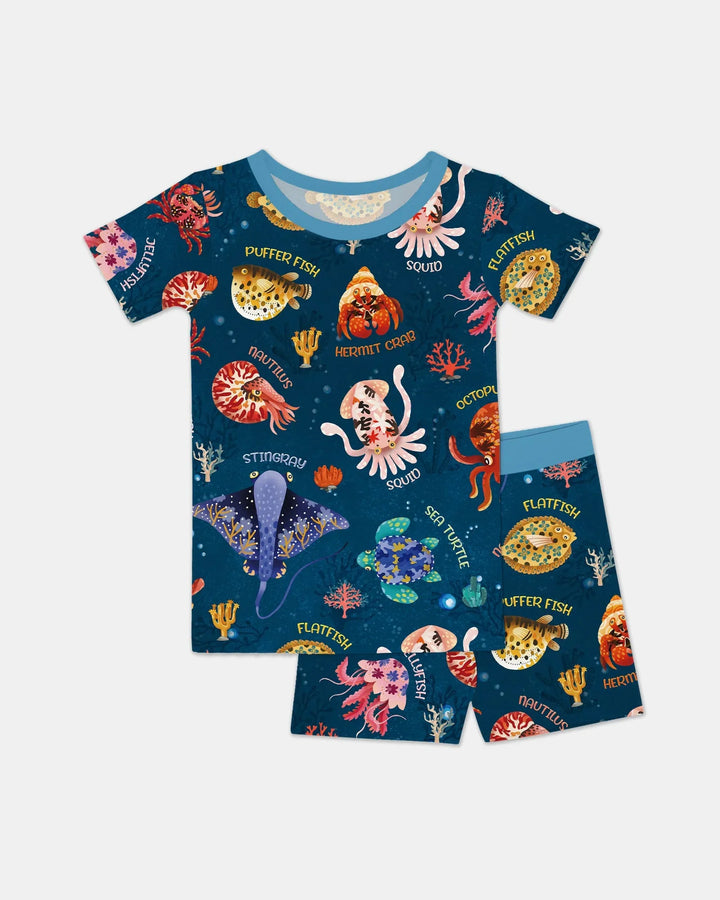 Template Zweiteiliges Pyjama-Set mit kurzen Ärmeln und Shorts
