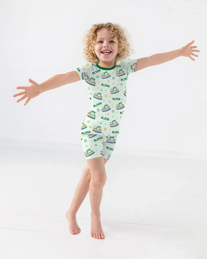 Zweiteiliges Pyjama-Set mit kurzen Ärmeln und Shorts im Sommer-Design