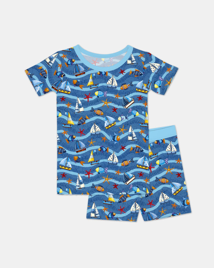 Template Zweiteiliges Pyjama-Set mit kurzen Ärmeln und Shorts