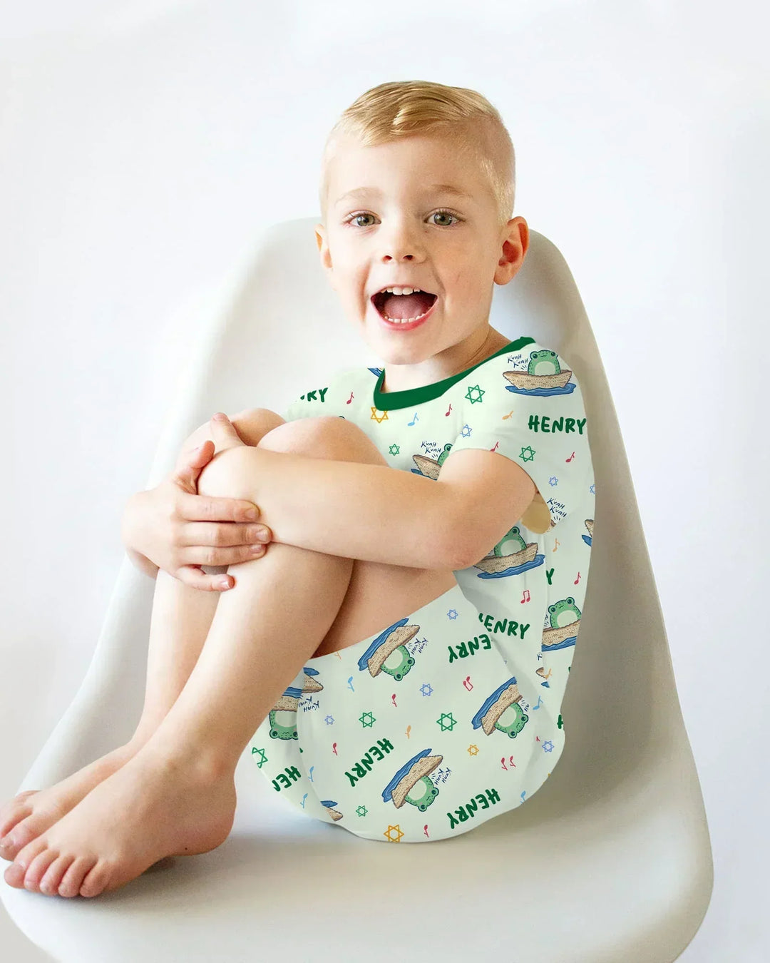 Zweiteiliges Pyjama-Set mit kurzen Ärmeln und Shorts im Sommer-Design