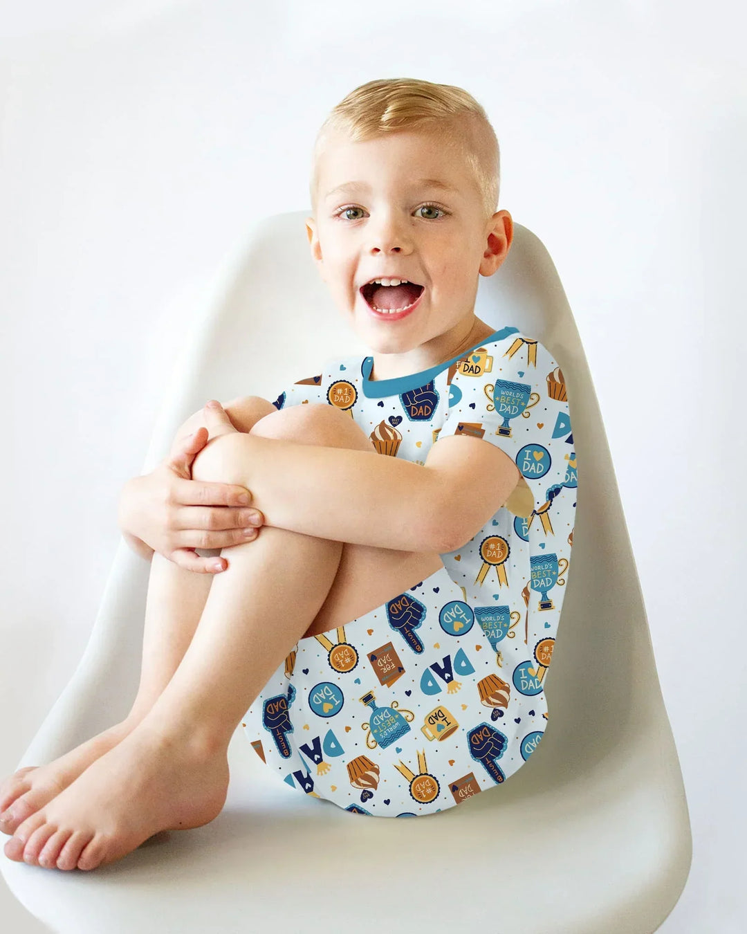 Template Zweiteiliges Pyjama-Set mit kurzen Ärmeln und Shorts