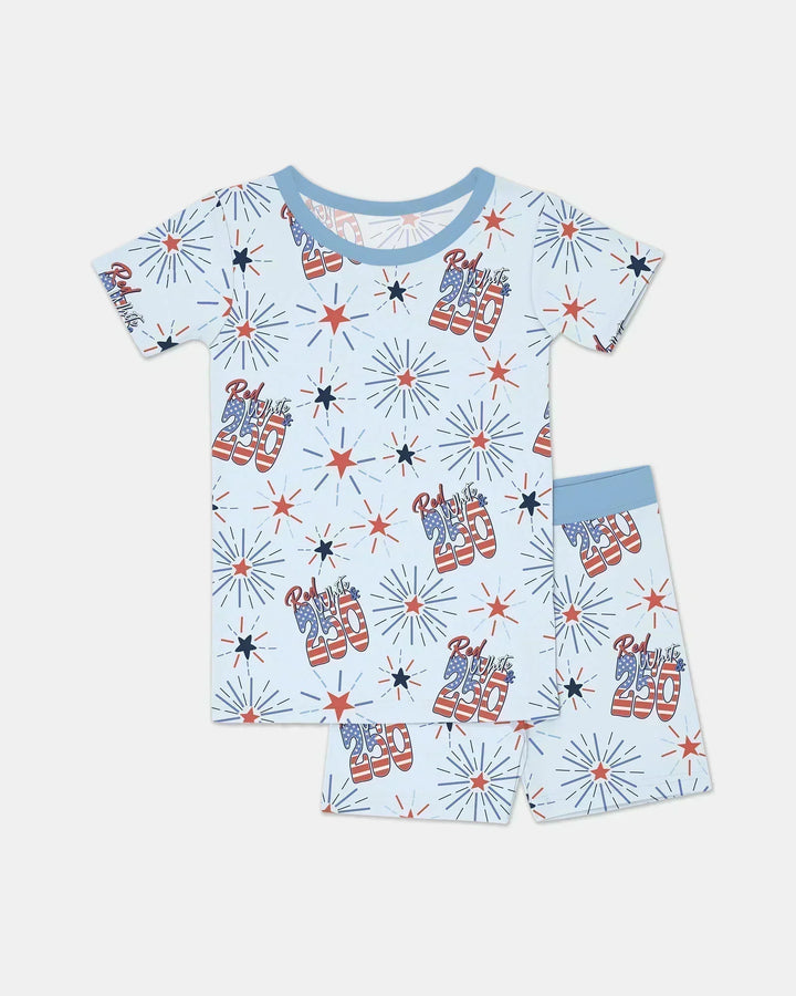 Template Zweiteiliges Pyjama-Set mit kurzen Ärmeln und Shorts