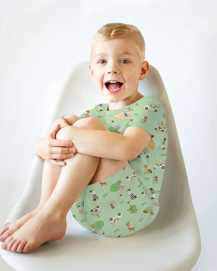 Template Zweiteiliges Pyjama-Set mit kurzen Ärmeln und Shorts