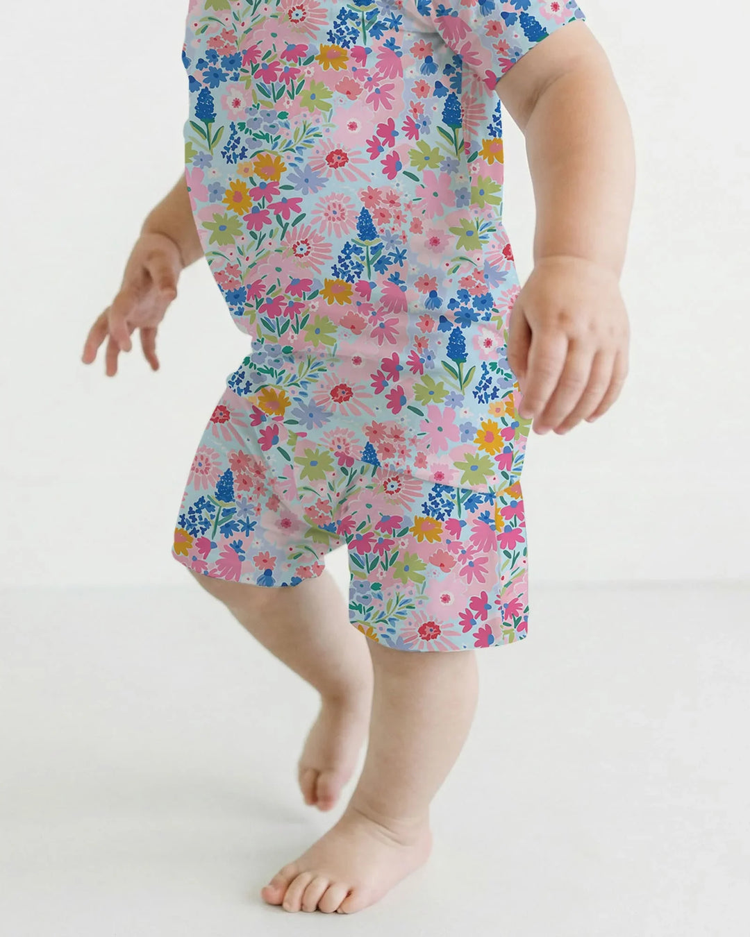 Template Zweiteiliges Pyjama-Set mit kurzen Ärmeln und Shorts