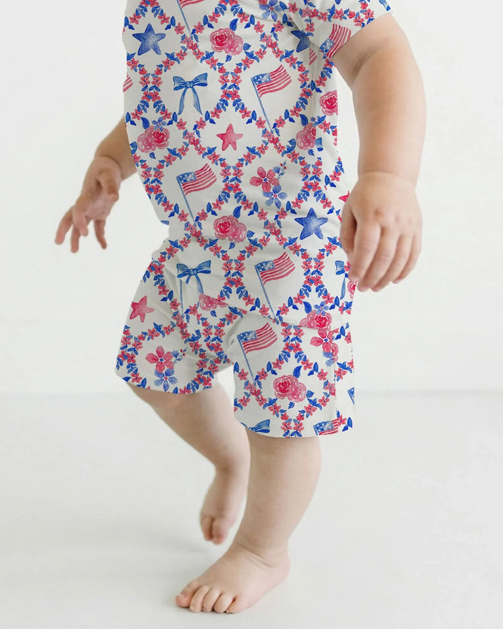 Template Zweiteiliges Pyjama-Set mit kurzen Ärmeln und Shorts