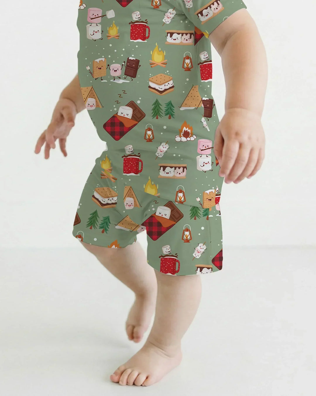Template Zweiteiliges Pyjama-Set mit kurzen Ärmeln und Shorts