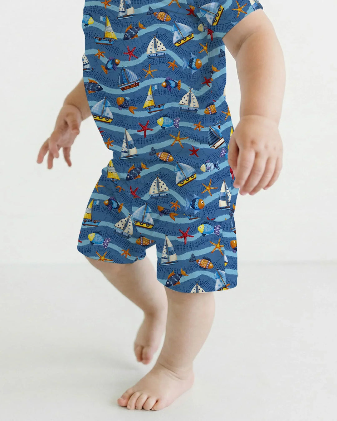 Template Zweiteiliges Pyjama-Set mit kurzen Ärmeln und Shorts