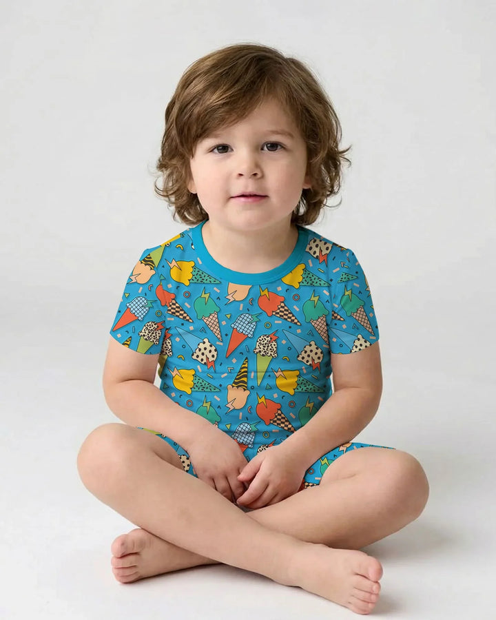 Template Zweiteiliges Pyjama-Set mit kurzen Ärmeln und Shorts