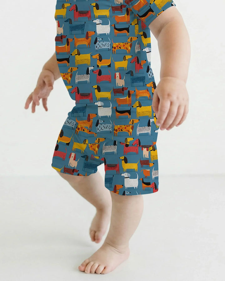 Template Zweiteiliges Pyjama-Set mit kurzen Ärmeln und Shorts