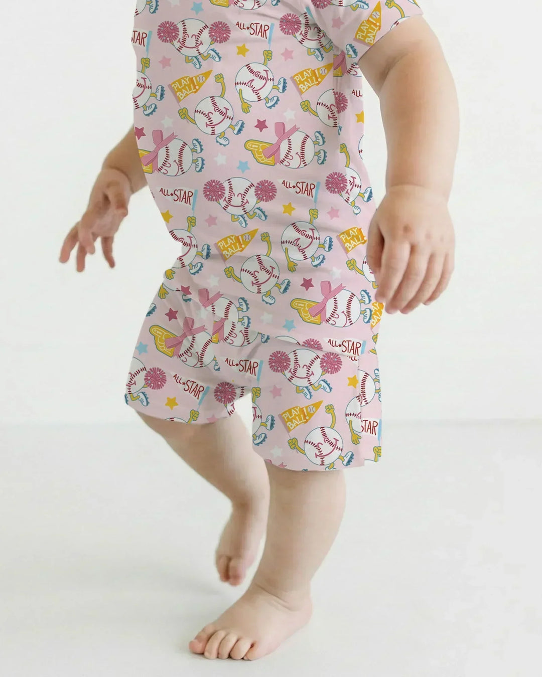 Template Zweiteiliges Pyjama-Set mit kurzen Ärmeln und Shorts