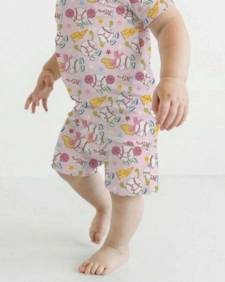 Template Zweiteiliges Pyjama-Set mit kurzen Ärmeln und Shorts