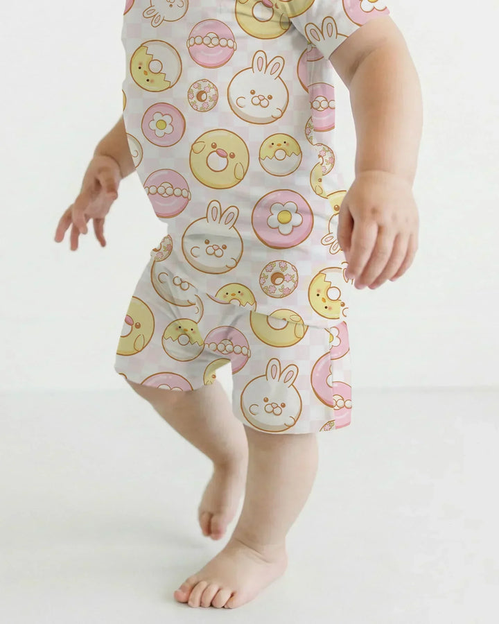 Template Zweiteiliges Pyjama-Set mit kurzen Ärmeln und Shorts