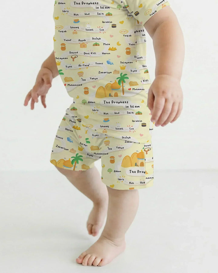 Template Zweiteiliges Pyjama-Set mit kurzen Ärmeln und Shorts