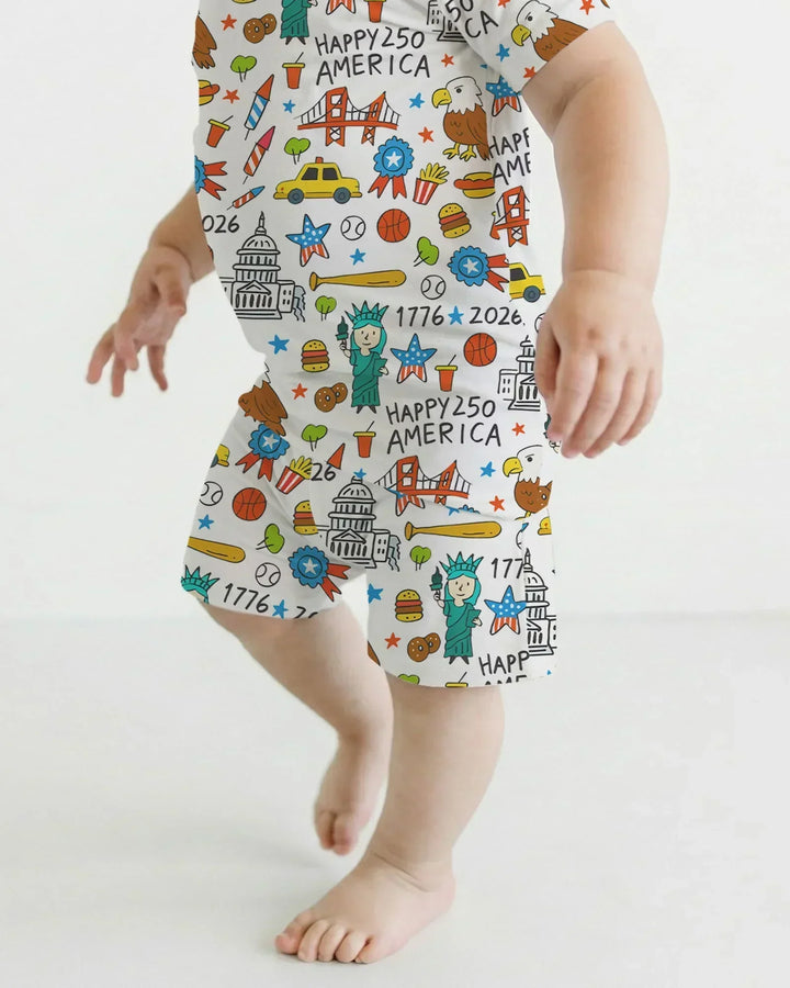 Template Zweiteiliges Pyjama-Set mit kurzen Ärmeln und Shorts