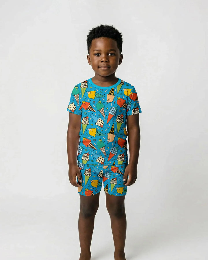 Template Zweiteiliges Pyjama-Set mit kurzen Ärmeln und Shorts