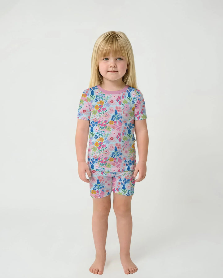 Template Zweiteiliges Pyjama-Set mit kurzen Ärmeln und Shorts