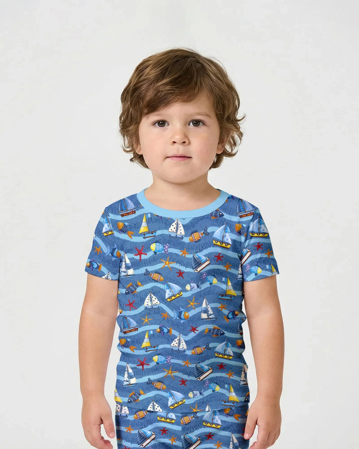 Template Zweiteiliges Pyjama-Set mit kurzen Ärmeln und Shorts