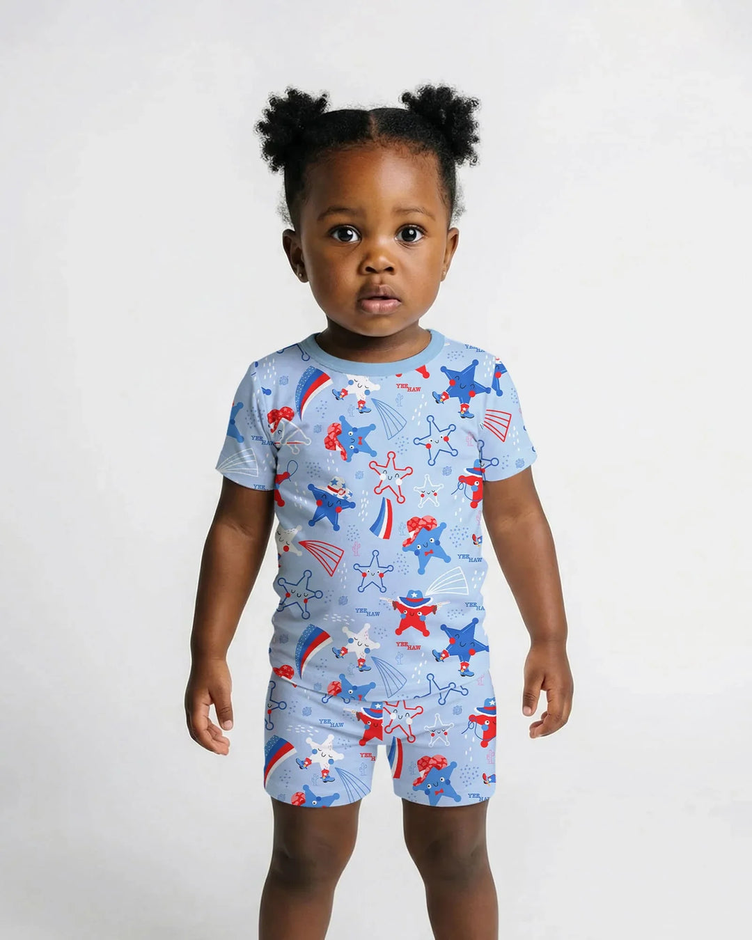 Template Zweiteiliges Pyjama-Set mit kurzen Ärmeln und Shorts
