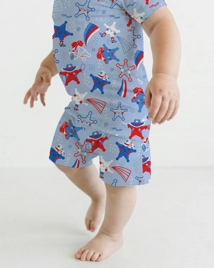 Template Zweiteiliges Pyjama-Set mit kurzen Ärmeln und Shorts