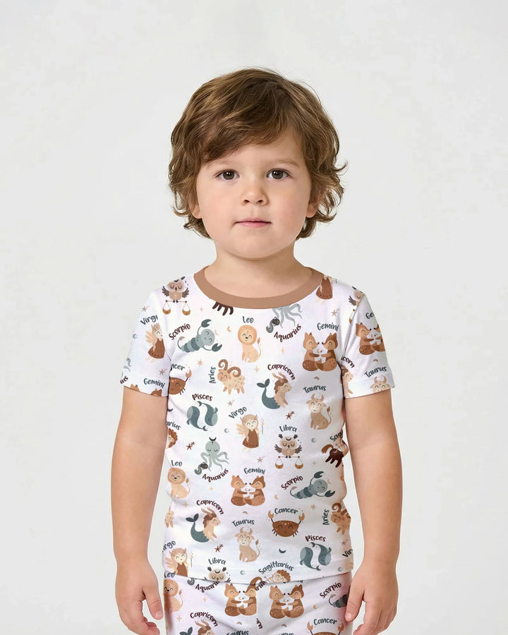 Template Zweiteiliges Pyjama-Set mit kurzen Ärmeln und Shorts