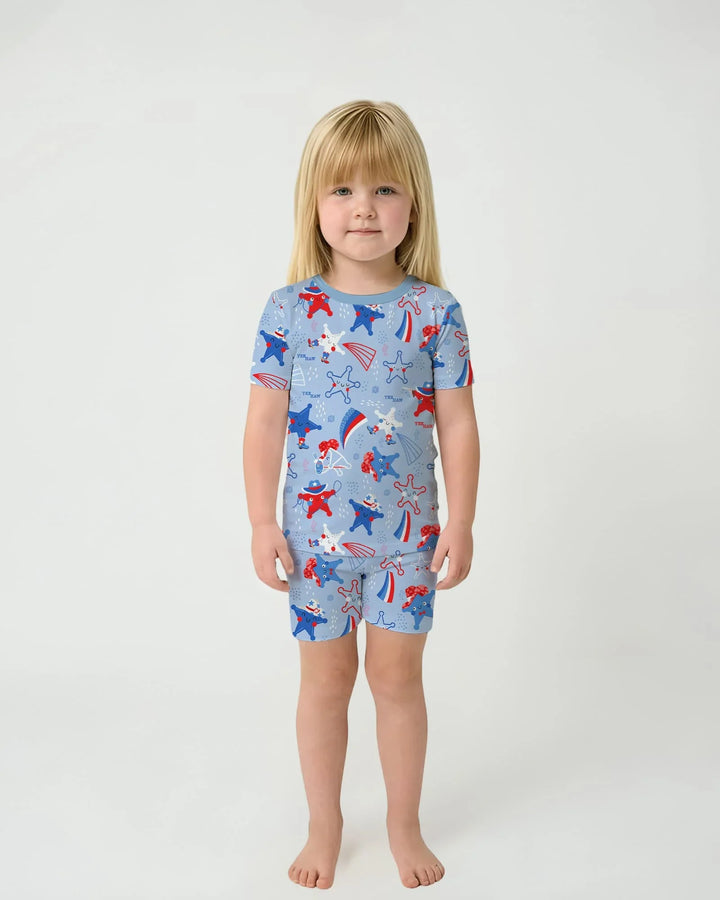 Template Zweiteiliges Pyjama-Set mit kurzen Ärmeln und Shorts